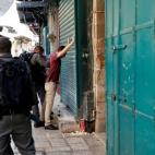 5c8a80bb230000d504232cc5