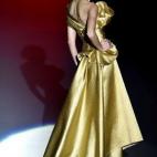 Con sus clásicos vestidos de noche y un toque nocturno. Todas las imágenes del desfile, aquí.