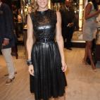 5c8a7bbd360000c81a6b8744