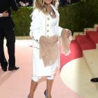 5c8a7bc72500000704c9189a