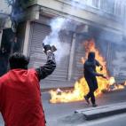 5c8b5eb8240000f404a48a51