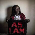 Kenia. Mayo 2013. "Soy lesbiana y madre de un hijo. Amo los trabajos artísticos. Con la ayuda de mi pareja, he hecho multitud de alfombrillas, que han sido mi forma de sustento".