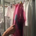 Prendas de látex y de tyvek.