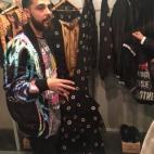 Galarreta muestra su vestido de flamenca con espejos bordados a mano.