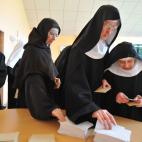 5c8ace8320000043046fc8ef