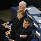 5c8aedaa20000043046ff8af