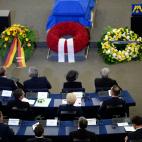 5c8aedb32300005300e76657