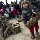 5c8aa382230000d5042366d8