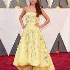 Vestida de Louis Vuitton, marca de la que es imagen