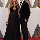 5c8aa64220000043046f7a45