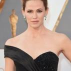 5c8aa6502000009d036f7a66