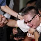 5c8ae9bf2500000704c9d9e6