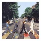 Leonardo Da Vinci, Vicent Van Gogh, Salvador Dal&iacute; y un cuadro de Picasso, en el paso de cebra de Abbey Road como Los Beatles.