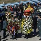 5c8b308d2500001304ca440a