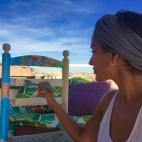 Inma Cuesta creando su silla