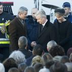 Los reyes Felipe y Matilde, abandonando el acto.