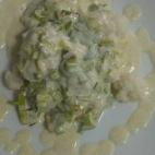 Lleva también nuez moscada y nata líquida. Aquí puedes ver la receta.