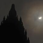 5c8b30d82000004504705d15