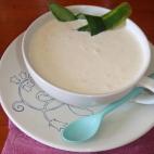 Para la autora, "no se nota la diferencia con una mayonesa tradicional de huevo", y "tiene la ventaja de que no se corren riesgos de salmonelosis o cualquier tipo de enfermedad derivada del uso del huevo crudo". La recet...