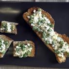 Utiliza un pan de semillas o pay&eacute;s para que le d&eacute; un punto especial. Aqu&iacute;, la receta completa.