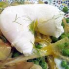 El huevo escalfado le da un punto de sofisticaci&oacute;n. Aqu&iacute;, la receta completa.