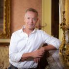 5c8a7610250000bd05812c26