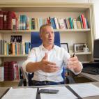 5c8a7612230000d5042321f7