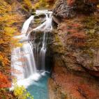 El Monte Perdido corona este espectacular parque pirenaico con una altura de 3.355 metros. Los contrastes lo hacen &uacute;nico: las zonas &aacute;ridas en las que el agua se filtra conviven con las llenas de vegetaci&oacute;...