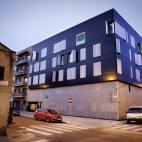 Vista del tercer bloque ocupado en Sabadell por la PAH , con capacidad para 40 familias, que es propiedad del banco malo, SAREB.