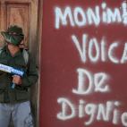 5c8a5806230000dd0422fccc