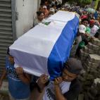 5c8a5811250000bd058107c1