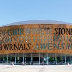 Tanto por dentro como por fuera, es imprescindible la vista a este imponente centro cultural, tambi&eacute;n conocido como el nuevo icono de la ciudad. Los usuarios destacan su grandiosa arquitectura, que simula una gran ballena dorada, as&iacut...