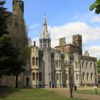 Trasl&aacute;date a tiempos de anta&ntilde;o de se&ntilde;ores feudales y campesinos, visitando algunos de los castillos m&aacute;s hermosos y mejor conservados del mundo. En Gales hay m&aacute;s de medio millar de estas edificaciones y la mayor...