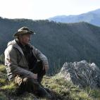 5c8a7081260000e104fe59e7