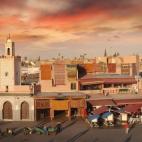 - Contrata la recogida en el aeropuerto si tu hotel o Riad te lo oferta. (JAMYDublin_Ireland) - Visita la plaza Jemaa el Fna por la mañana y tomate un zumo de naranja natural entre los muchos vendedores que hay en ella. Camina al otro lado de ...