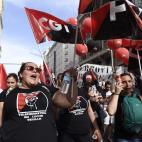 5c8ad8cc250000e203c9c0d2