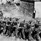 George Blind, miembro de la resistencia francesa, sonr&iacute;e a los soldados nazis segundos antes de ser fusilado, en 1944.