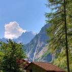 En realidad Lauterbrunnen es una comuna compuesta por las localidades de Eigergletscher, Gimmelwald, Isenfluh, Mürren, Stechelberg y Wengen, todas muy famosas para los amantes de los deportes de invierno. En primavera, aunque la nieve esté ya ...