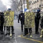 5c8b158f240000f404a40c0b