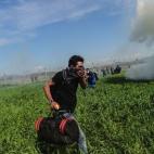 5c8b1b37250000e203ca0d3a