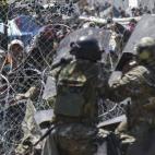 5c8b1b3d360000e01c6c78f3