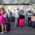 5c8a5fda260000e804fe456a