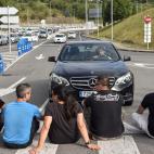 5c8a5fdb250000e203c8f7e6