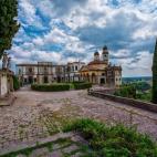 La fundación de este precioso pueblo se atribuye ni más ni menos que al mitológico héroe troyano Opsicella. Conocido en la época romana como Mons Silicis, Monselice fue dominada durante poco tiempo por los franceses, después fue parte del ...