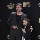 El actor Hugh Jackman y la actriz Dafne Keen