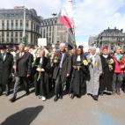 5c8ab6ea240000f404a38b4a