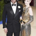 Tom Ford y Andrea Riseborough
