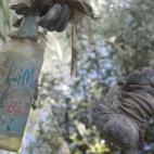 5c8a59e8260000e804fe3e7e