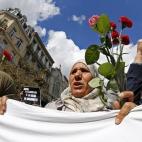 5c8ab6f1250000bd05819b18