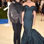 El diseñador Zac Posen y la actriz Katie Holmes